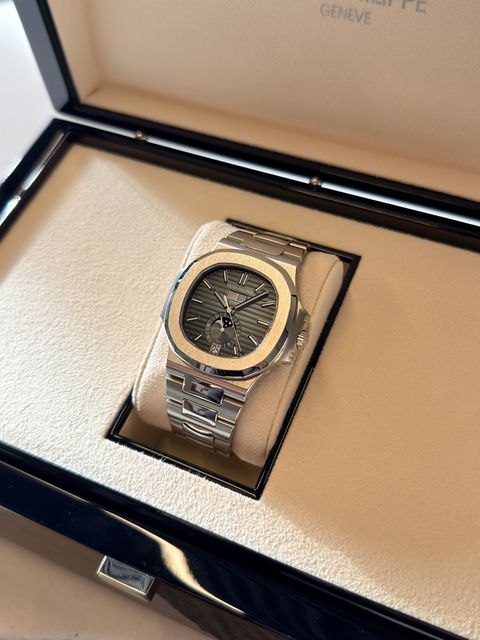 Patek Philippe Nautilus 5726/1A-014 Image 5